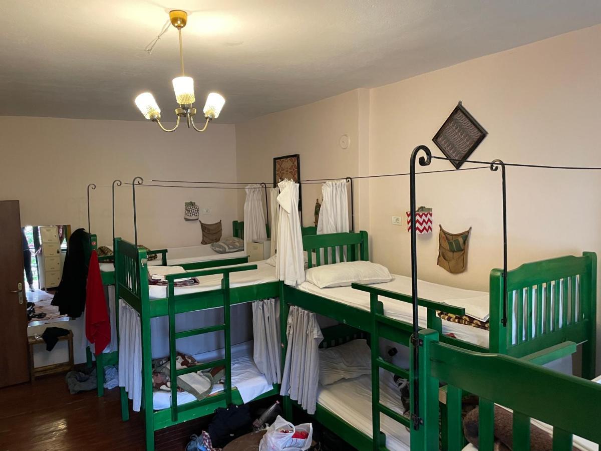 Trip'N'Hostel Тирана Екстериор снимка