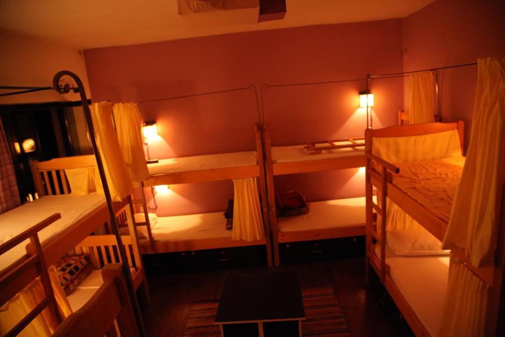 Trip'N'Hostel Тирана Стая снимка