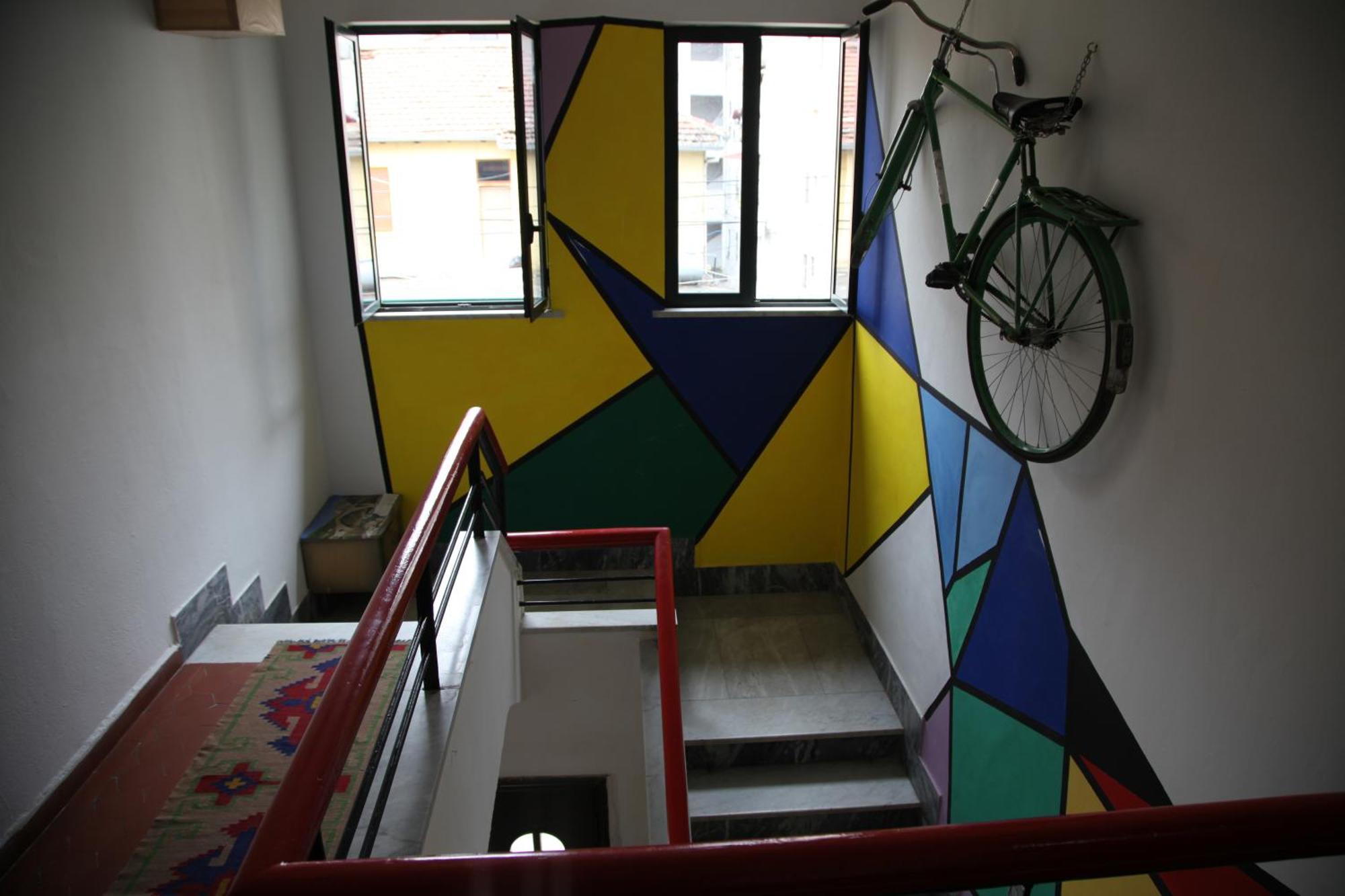 Trip'N'Hostel Тирана Екстериор снимка